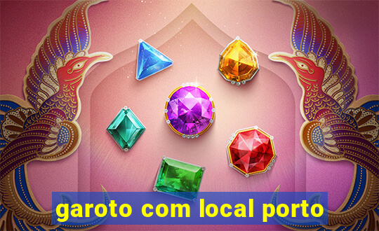 garoto com local porto